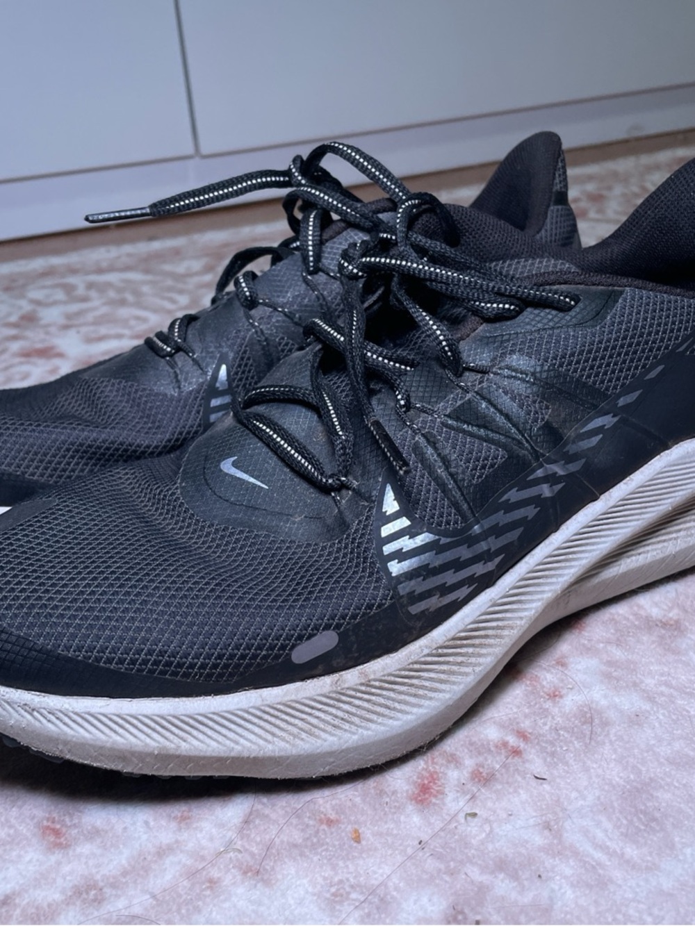 Nike Quest 3 Shield running shoes